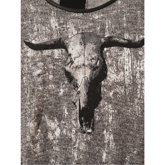 Rock & Republic Gray Long Sleeve Top with Bull Skull Design - Picture 2 of 5